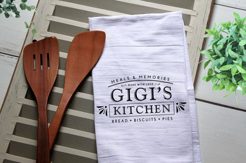 Gigi's Kitchen Tea Towel, Kitchen Towel, Oven Mitt, Cook, Bake, Funny, Personalized Kitchen Towel, Personalized Tea Towel, Gigi, Gigi's